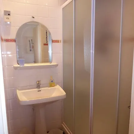 Villa Les Lauriers Blancs Pour 6 Personnes Avec Piscine Privee Et Vue A