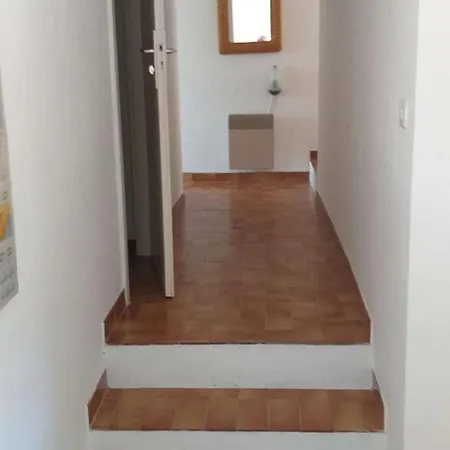 Les Lauriers Blancs Pour 6 Personnes Avec Piscine Privee Et Vue A Villa *